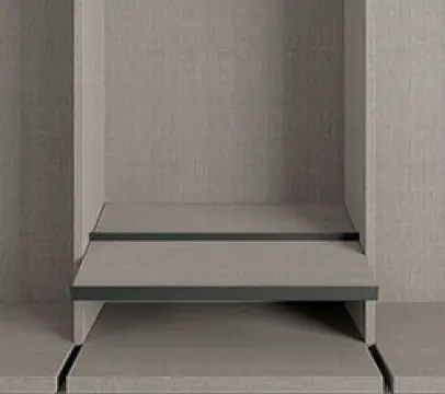 Slanting shelf for shoes